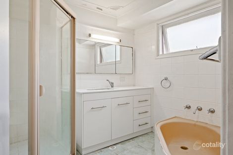 Property photo of 26 Kooloona Crescent Bradbury NSW 2560