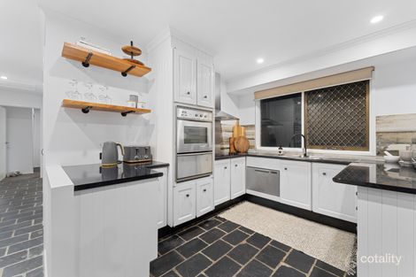 Property photo of 28 Ivanhoe Drive Bethania QLD 4205