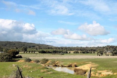 Property photo of 91 Bartram Road Jelcobine WA 6306