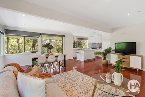 Property photo of 17 Dumossa Avenue Rosebud VIC 3939