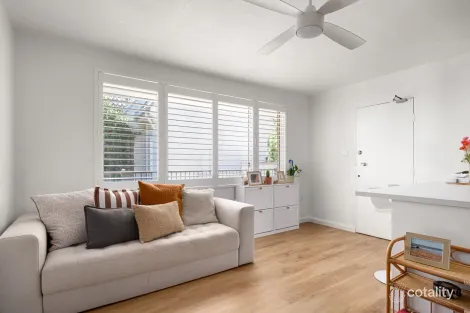 Property photo of 4/26 Memorial Drive The Hill NSW 2300