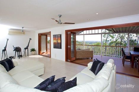 Property photo of 23 Highvale Drive Helensvale QLD 4212