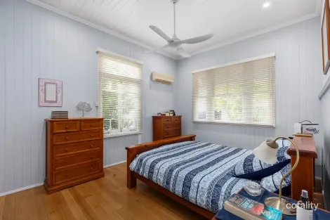 Property photo of 1/18 Raff Avenue Holland Park QLD 4121