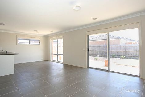 Property photo of 33 Maidenhair Drive Wallan VIC 3756