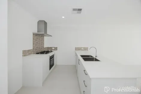 Property photo of 24 Mooloolaba Road Alkimos WA 6038