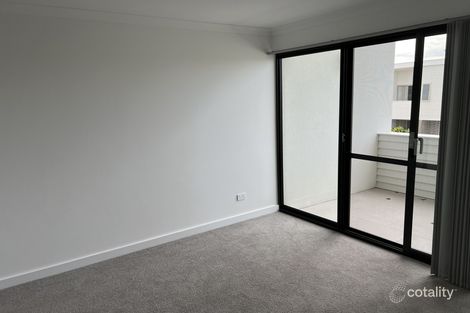 Property photo of 28 Basanite Loop Treeby WA 6164