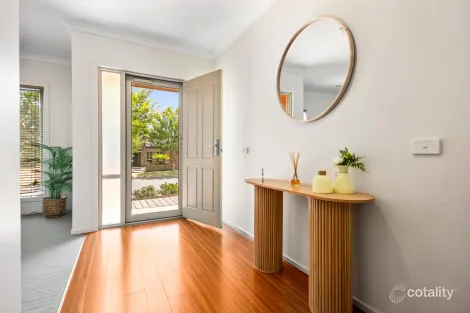 Property photo of 135 Kinglake Drive Manor Lakes VIC 3024