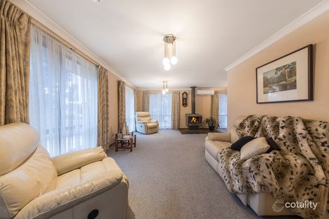 Property photo of 36 Tonelli Crescent Mill Park VIC 3082