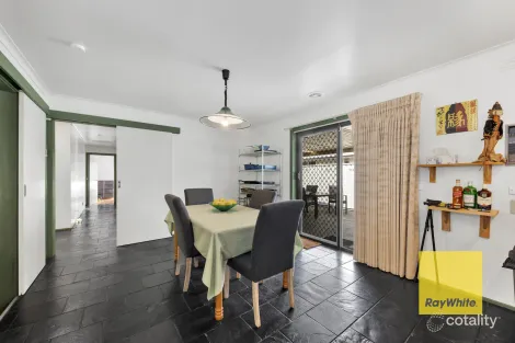 Property photo of 13 Davidson Court Altona Meadows VIC 3028