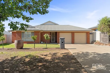 Property photo of 5 Dundale Crescent Estella NSW 2650