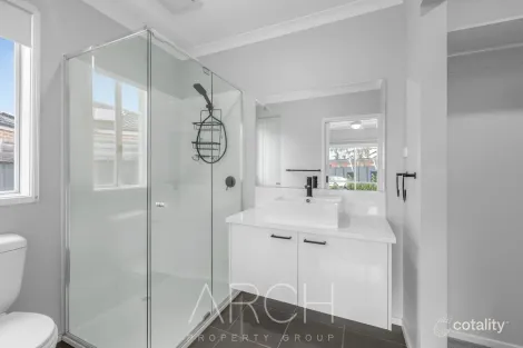 Property photo of 8 Camolina Way Clyde North VIC 3978