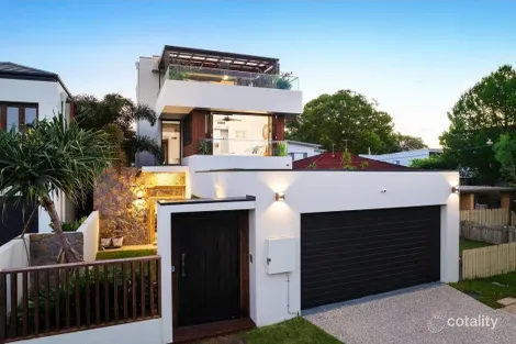 28 Evandale Cres, Miami, QLD 4220