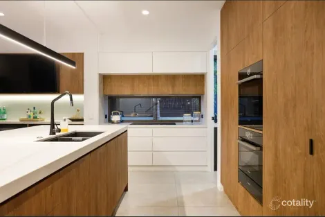 Property photo of 28 Evandale Crescent Miami QLD 4220