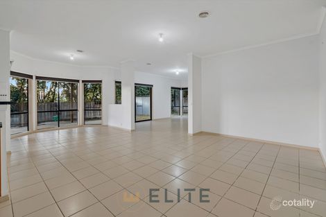 Property photo of 12 Bounty Way Berwick VIC 3806