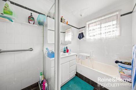 Property photo of 17 Cumberland Road Ingleburn NSW 2565