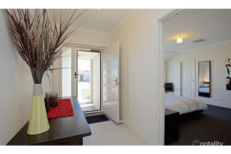 Property photo of 17 Scarpview Place East Cannington WA 6107