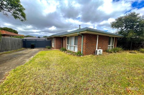 35 First Ave, Melton South, VIC 3338