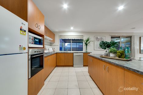 Property photo of 16 Woodchase Court Cranbourne East VIC 3977