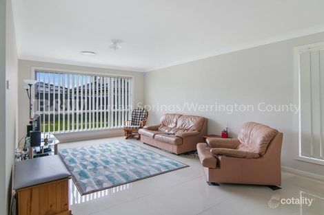Property photo of 10 Holly Crescent Jordan Springs NSW 2747