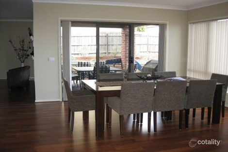 Property photo of 30 Nightingale Crescent Berwick VIC 3806