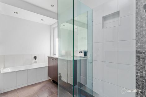 Property photo of 21 Palagia Court Strathmore Heights VIC 3041