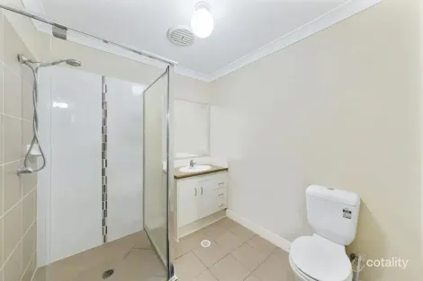 Property photo of 8 Robert Place Yamanto QLD 4305