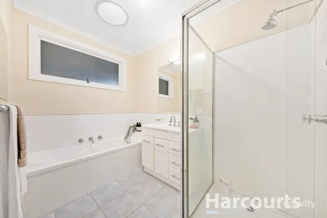 Property photo of 63 Landstrom Quadrant Kilsyth VIC 3137