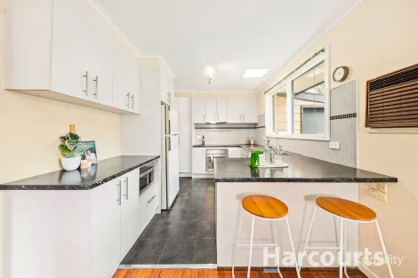 Property photo of 63 Landstrom Quadrant Kilsyth VIC 3137