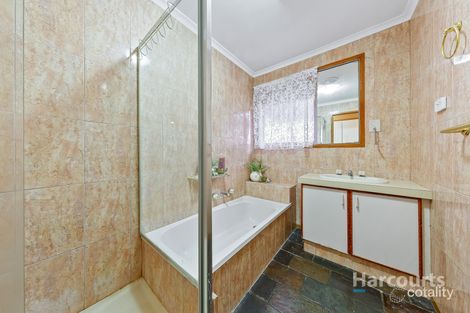 Property photo of 15 Falcon Walk Kings Park VIC 3021