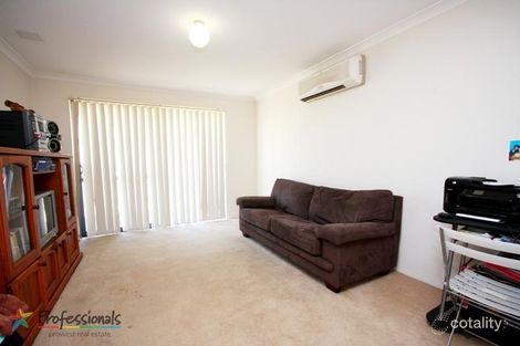 Property photo of 28 Fantail Way Huntingdale WA 6110