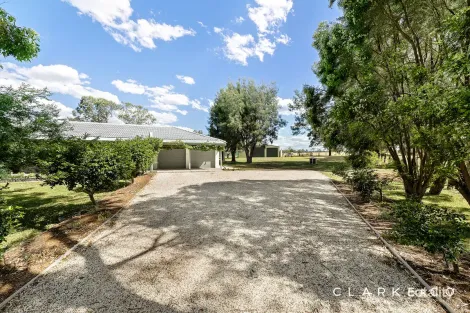 Property photo of 3 Dunnering Close Lochinvar NSW 2321