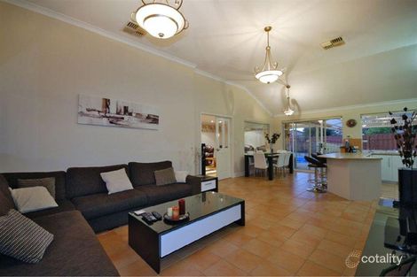 Property photo of 18 Whitecliffe Square Iluka WA 6028