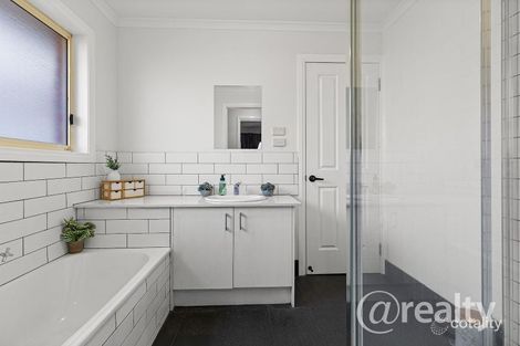 Property photo of 2/31 Edina Road Ferntree Gully VIC 3156