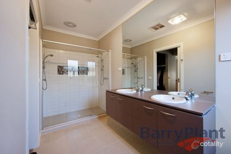 Property photo of 11 Gingelly Close Point Cook VIC 3030