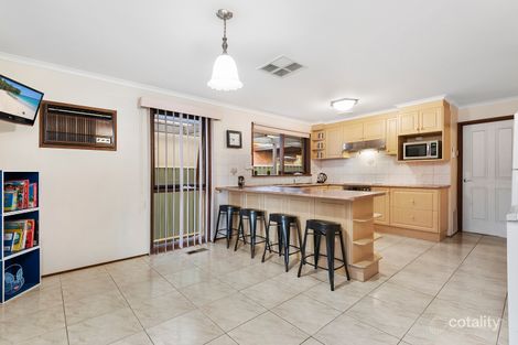 Property photo of 10 Quirk Court Endeavour Hills VIC 3802