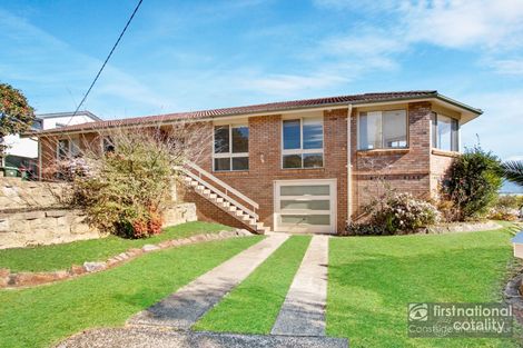 2 Hogan Ave, Mount Warrigal, NSW 2528