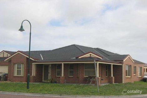 1 Boothby Tce, Lynbrook, VIC 3975