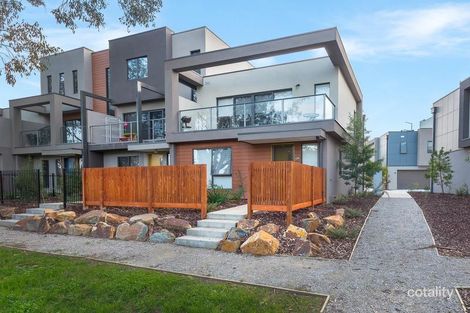 17 Lithgow Way, Mooroolbark, VIC 3138