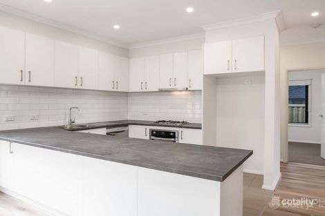 Property photo of 20 Cumberland Drive Pakenham VIC 3810