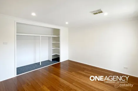 Property photo of 17 Ormonde Close Glenmore Park NSW 2745