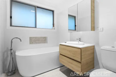 Property photo of 1 Omaroo Road Frankston VIC 3199