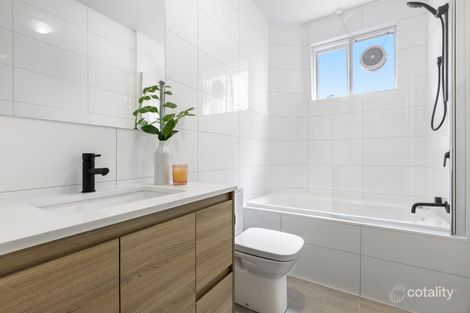 Property photo of 2/32 Westbury Street St Kilda East VIC 3183