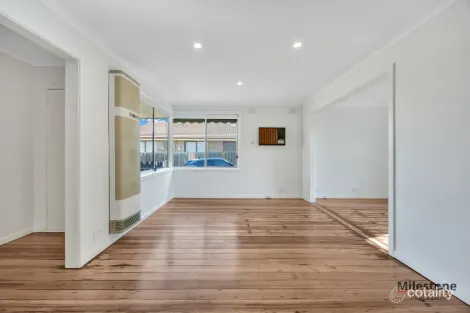 Property photo of 16 Tanglewood Street Kings Park VIC 3021