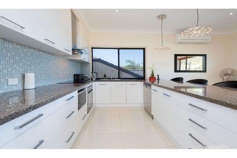 Property photo of 9 Manra Way Pacific Pines QLD 4211