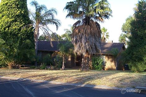 15 Henrietta Ave, Mount Nasura, WA 6112