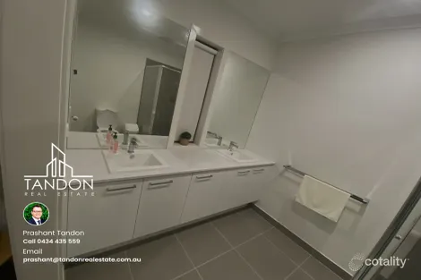 Property photo of 25 Iconic Drive Tarneit VIC 3029