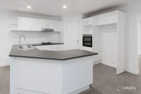 Property photo of 27 Bayport Drive Langwarrin VIC 3910