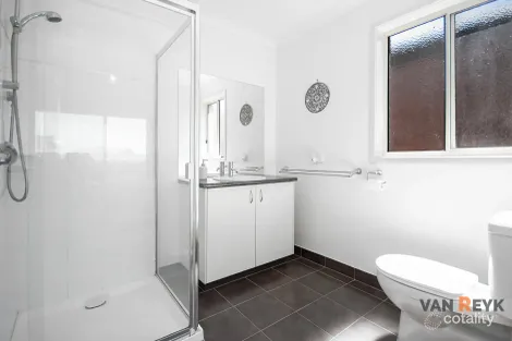 Property photo of 27 Phoebes Way Eastwood VIC 3875