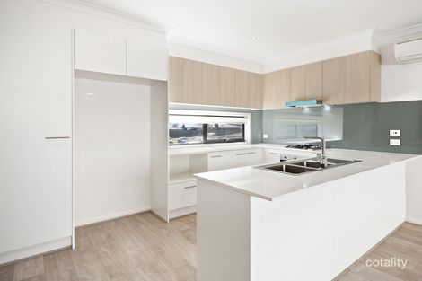 Property photo of 39 Rubus Way Pakenham VIC 3810