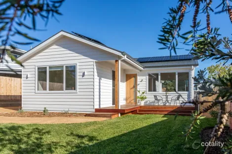 2 Charles St, Mccrae, VIC 3938